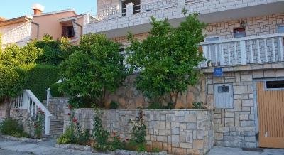 apartmani ustavdic, privatni smeštaj u mestu medvidnjak  korcula, Hrvatska