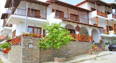 Pension Zefyros, частни квартири в града Halkidiki, Гърция