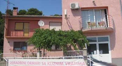 Apartment Dina 2, private accommodation in city Pula, Croatia