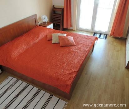 Orange apartment, privatni smeštaj u mestu Pisak, Hrvatska