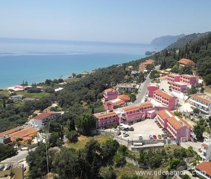 The Pink Palace, zasebne nastanitve v mestu Corfu, Grčija