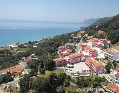 The Pink Palace, частни квартири в града Corfu, Гърция
