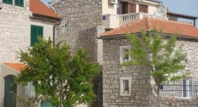 Apartment Andrija Klarin, private accommodation in city Jezera, Croatia