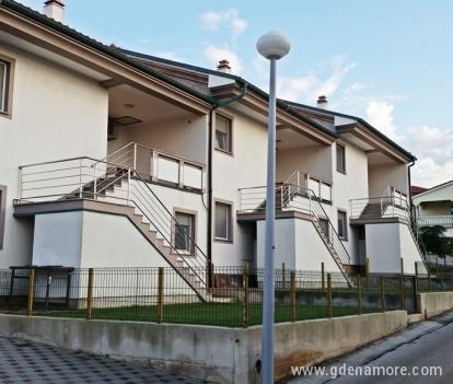 Апартаменти Адриана, частни квартири в града Vir, Хърватия