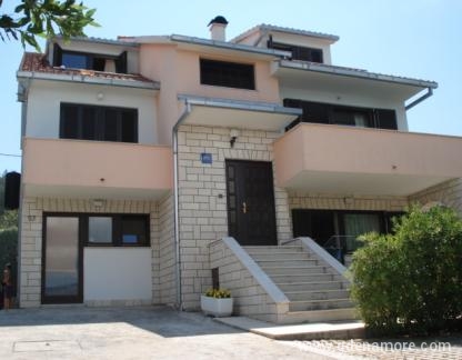 Villa &quot;Iva&quot;, Apartments 1. Reihe zum Meer, Privatunterkunft im Ort Trogir, Kroatien - Villa &quot;Iva&quot;