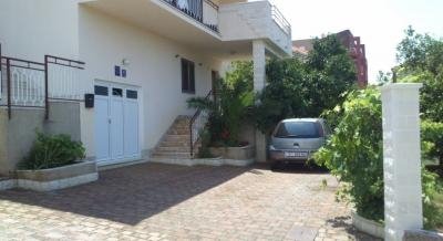 Appartamenti Baretta, alloggi privati a Trogir, Croazia