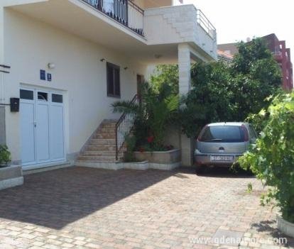 Apartamentos Bareta, alojamiento privado en Trogir, Croacia
