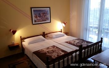 Appartamento e camere Janovic, alloggi privati a Budva, Montenegro