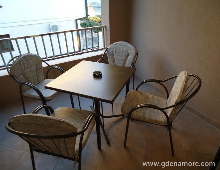 Apartman br.8