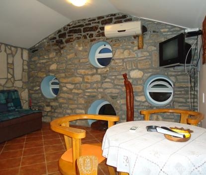 Apartamentos Kilibarda, alojamiento privado en Herceg Novi, Montenegro