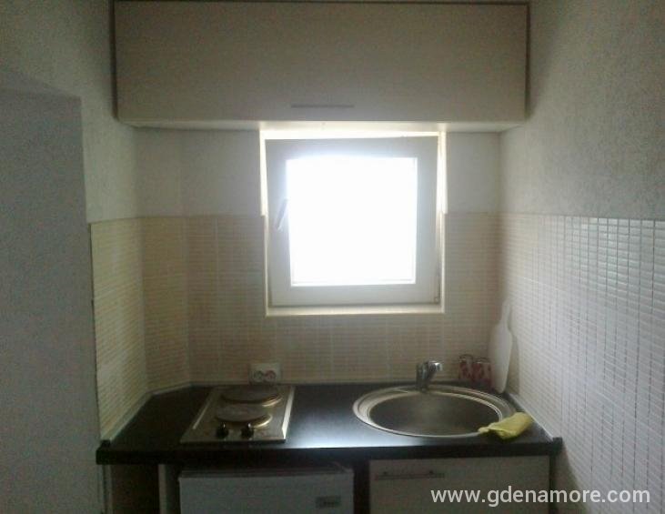 Kuhinja apartmana 1a