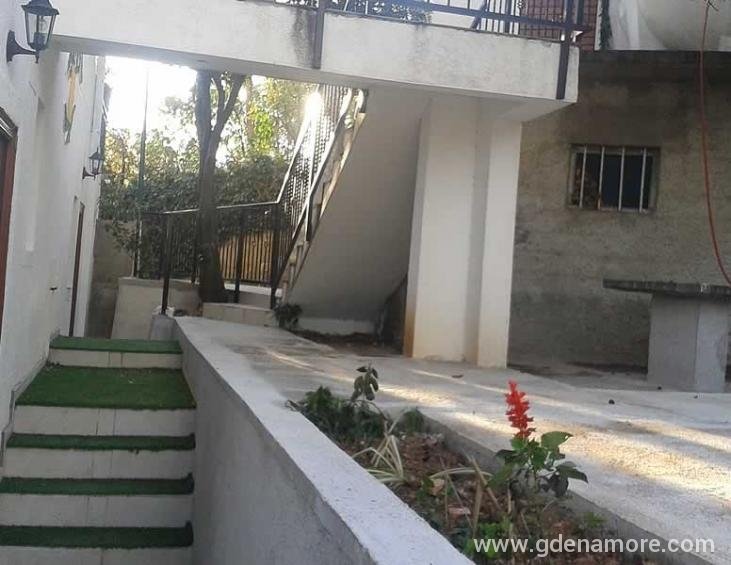 Ulaz u apartman 2c