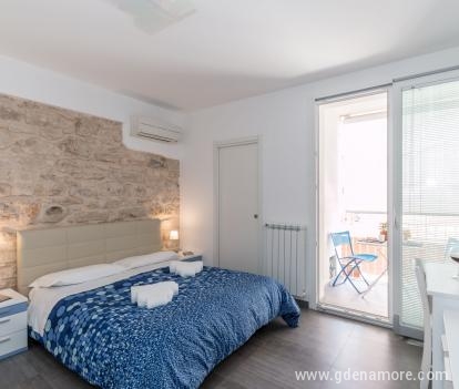 Bianco & Blu, частни квартири в града Marina di Ragusa, Италия