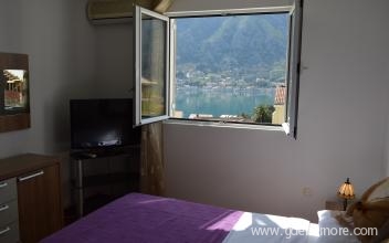 Stan sa pogledom na more, logement privé à Kotor, Monténégro