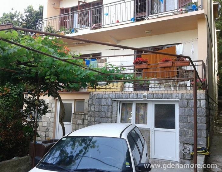 dva apartmana u prizemlju