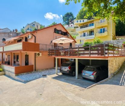 Апартаменти BIS, частни квартири в града Prčanj, Черна Гора