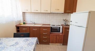 Helenini apartmaji, zasebne nastanitve v mestu Nikiti, Grčija