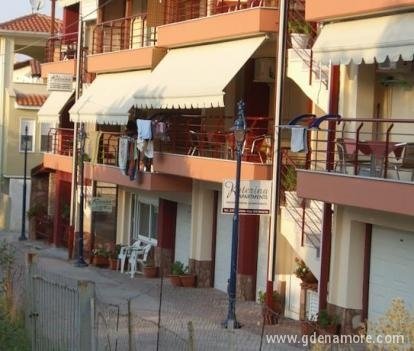 Апартаменти Катерина, частни квартири в града Pefkohori, Гърция