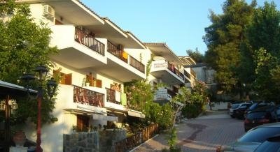 Sarizas Apartments, private accommodation in city Siviri, Greece