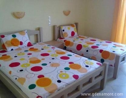 Diogenis Villa, private accommodation in city Nea Vrasna, Greece