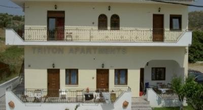 Triton Apartments, private accommodation in city Nea Skioni, Greece