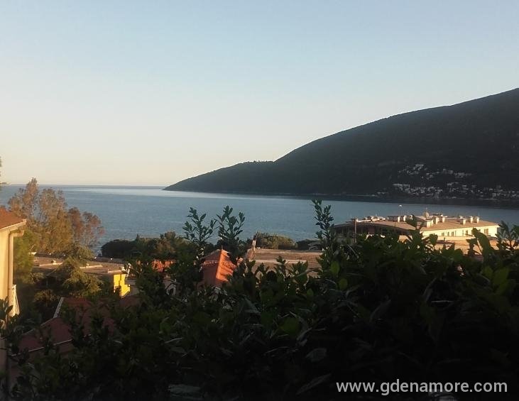 Pogled 2