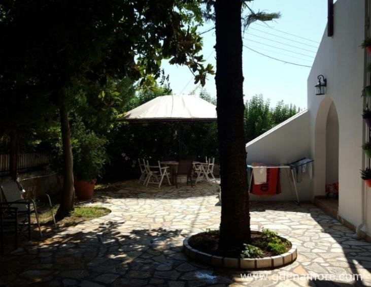 Vila Dina Sivota