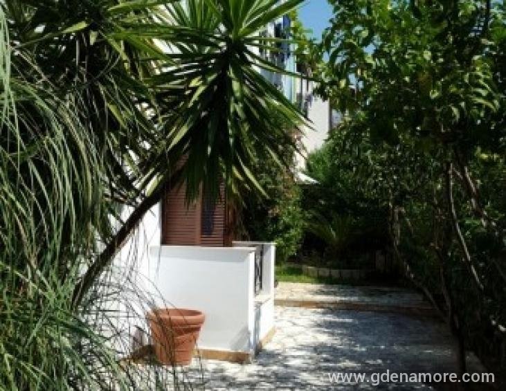 Vila Dina Sivota