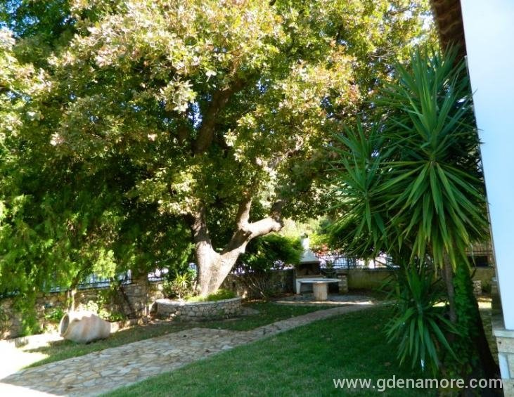 Vila Dina Sivota