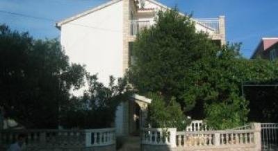 APARTMENTS DANICA AND MILAN, private accommodation in city Vodice, Croatia