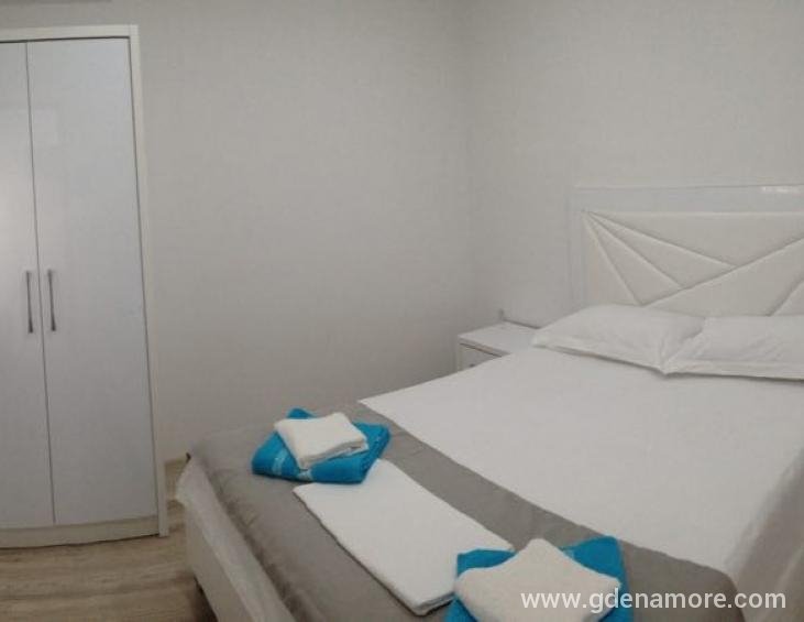 Apartman sa balkonom