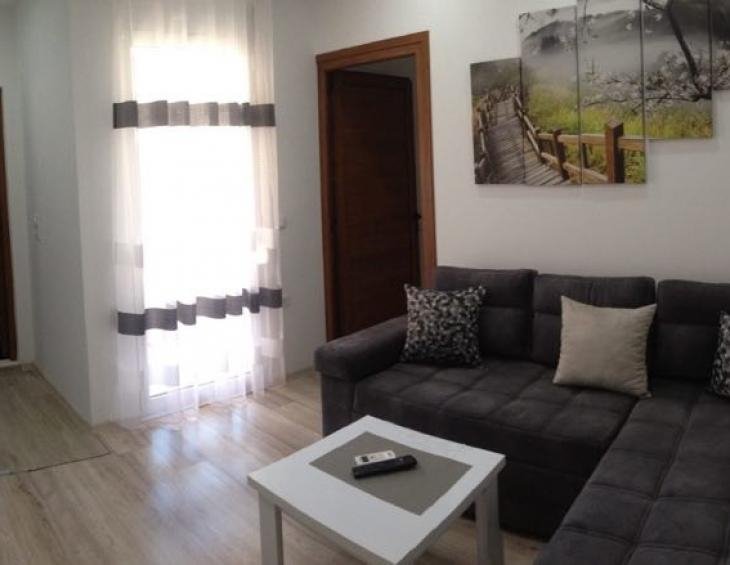 Apartman sa balkonom