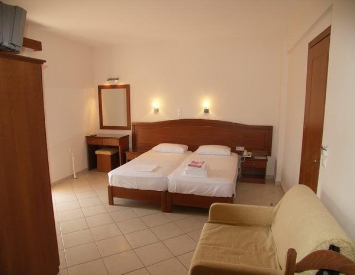 liberty-hotel-golden-beach-thassos-3-bed-studio-2