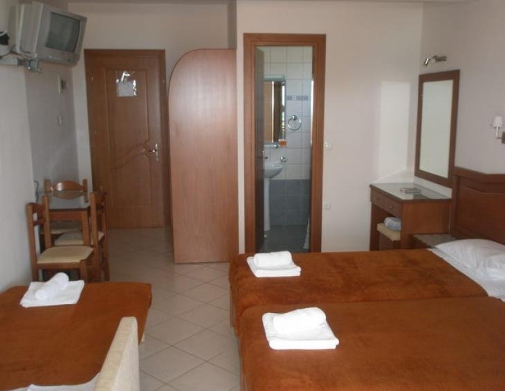 liberty-hotel-golden-beach-thassos-3-bed-studio-4