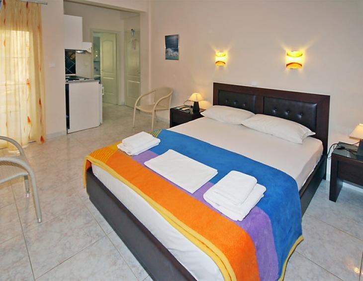 naias-house-neos-marmaras-sithonia-2-bed-studio-4