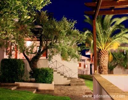 Трикорфо Бийч Ризорт, частни квартири в града Gerakini, Гърция - trikorfo-beach-resort-gerakini-sithonia-1