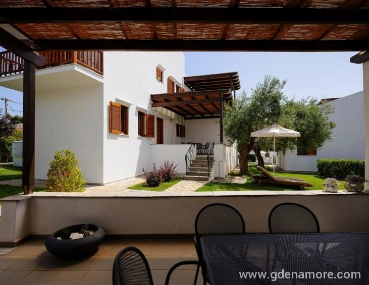 trikorfo-beach-resort-gerakini-sithonia-panorama-s