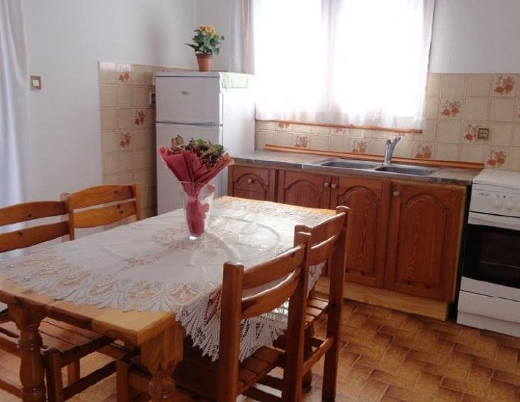 villa-ioanna-nikiti-sithonia-halkidiki-kitchen-apa