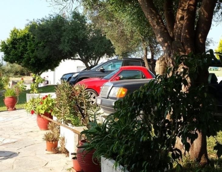 eva-studios-svoronata-kefalonia-parking