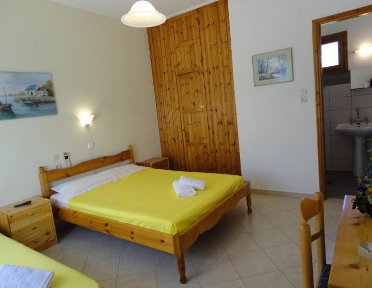 karipis-bungalows-astris-thassos-4-bed-app-1