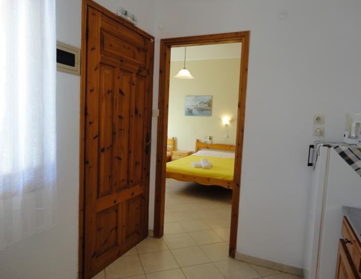 karipis-bungalows-astris-thassos-4-bed-app-3