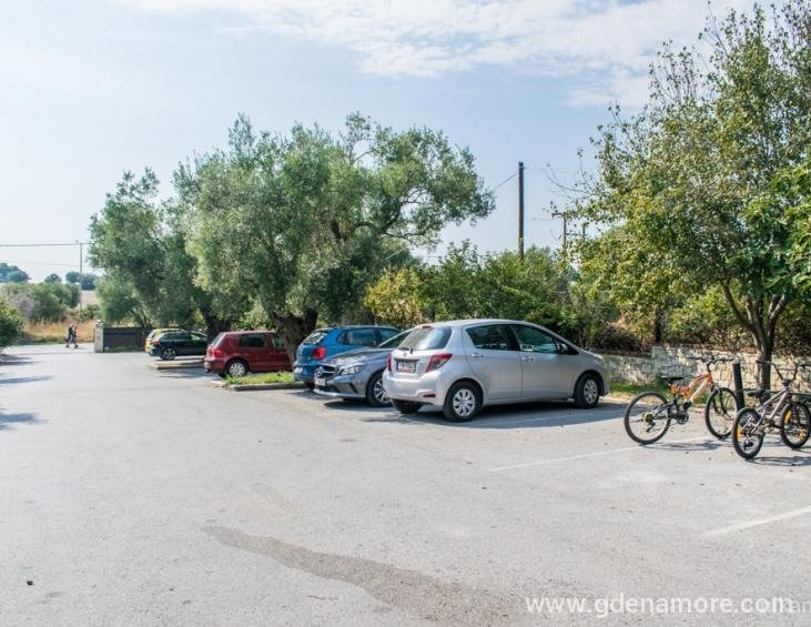 nastasia-apartments-outside-afytos-kassandra-chalk