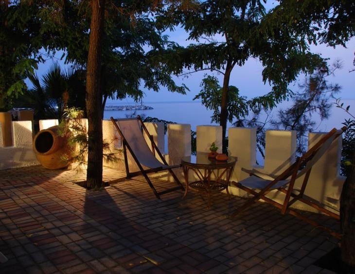 papaoikonomou-villa-outside-potos-thassos-19