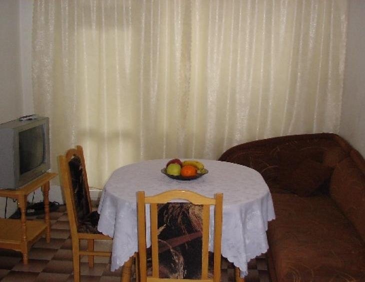 bulgaria_pomorie_kamovi_apartment_1_dinning_room_1