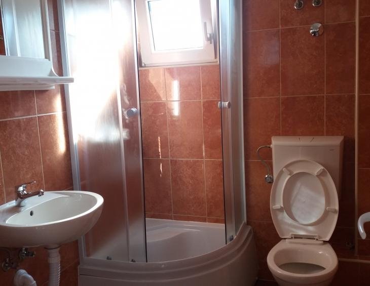 Apartman 2 (kupatilo)