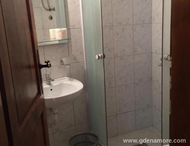 21F4D659-9885-407A-AD0F-67BB4196900B