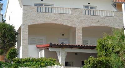 Apartments Meri, Ciovo, 1 row to the sea, private accommodation in city Čiovo, Croatia