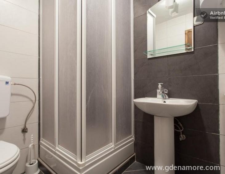Veliki apartman, kupatilo
