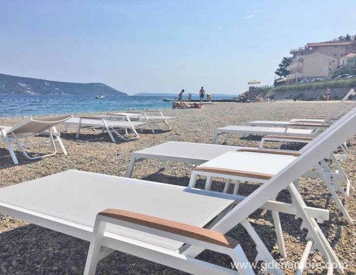 lazure-beach-bar-plaza