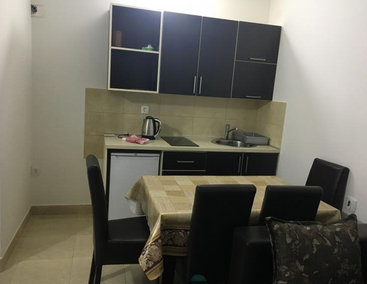 apartman br.2 u kući